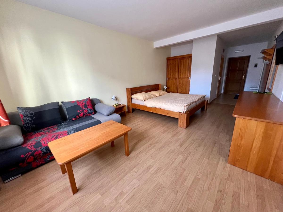 Horsky Hotel Paprsek Staré Město المظهر الخارجي الصورة